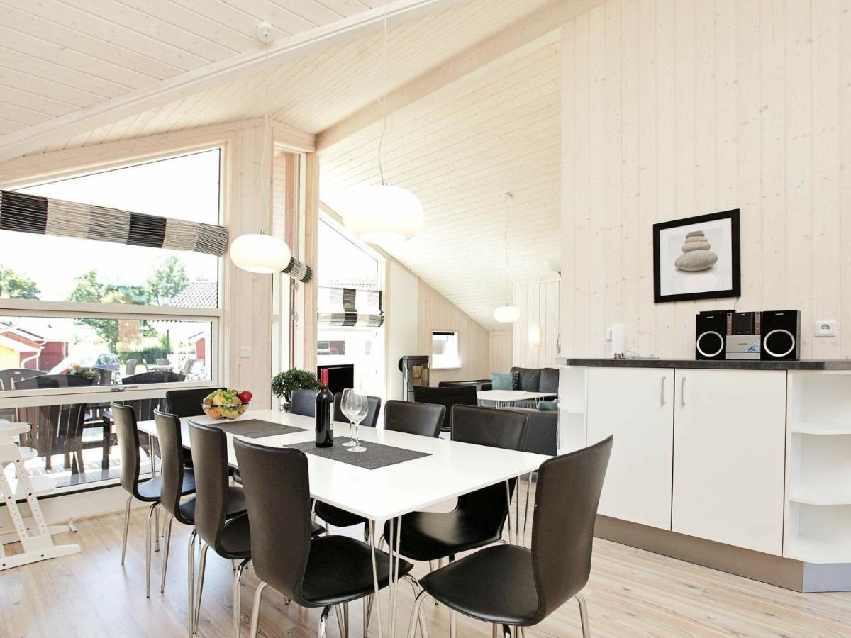 Four-Bedroom Holiday Home In Grossenbrode 1 外观 照片