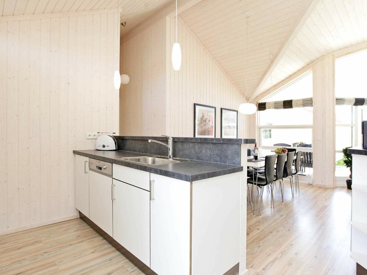 Four-Bedroom Holiday Home In Grossenbrode 1 外观 照片
