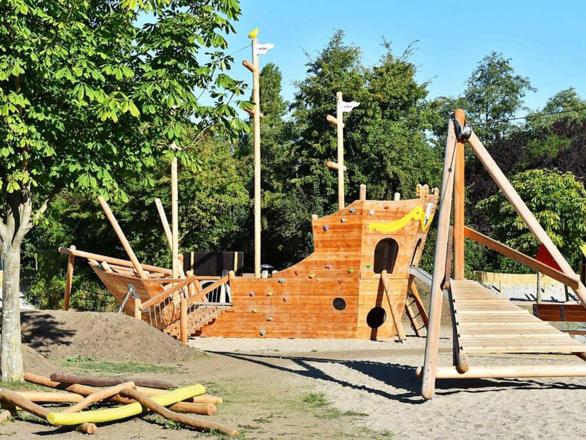 Four-Bedroom Holiday Home In Grossenbrode 1 外观 照片